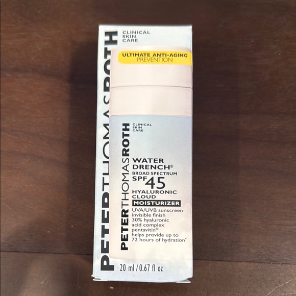 Peter Thomas Roth Other - Peter Thomas Roth Water Drench SPF 45 Moisturizer